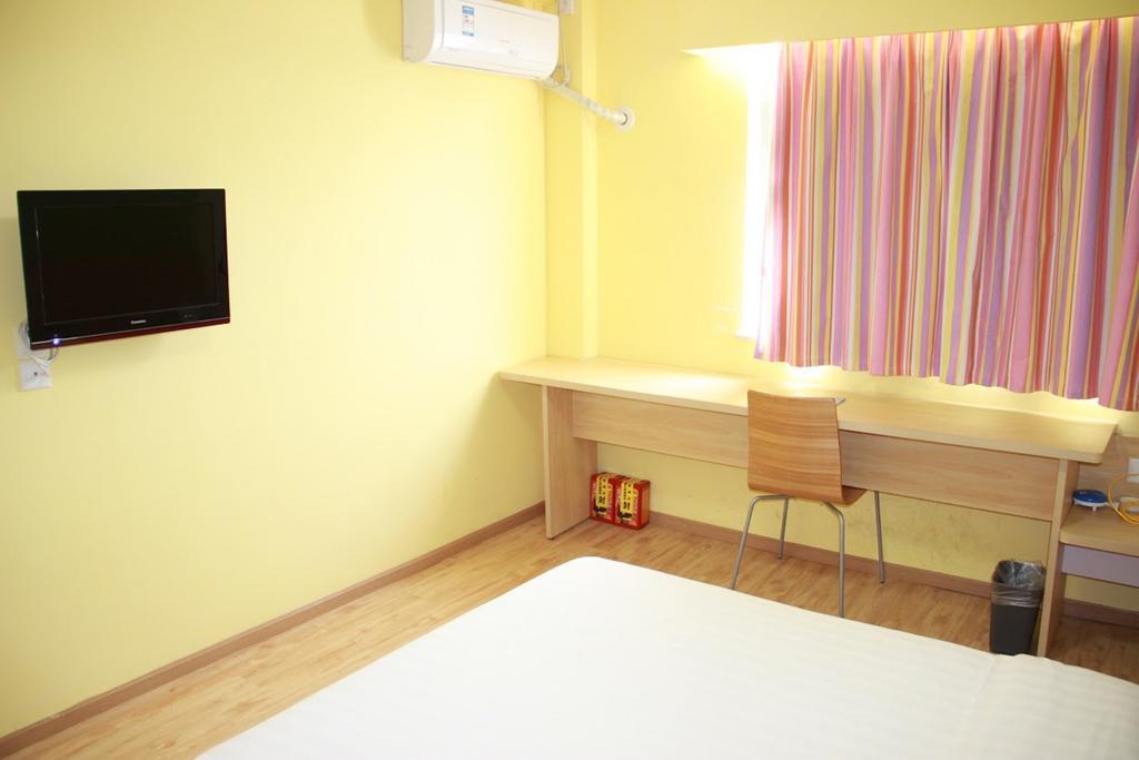 7Days Inn Jiangmen Peng Jiang Qiao North Dış mekan fotoğraf