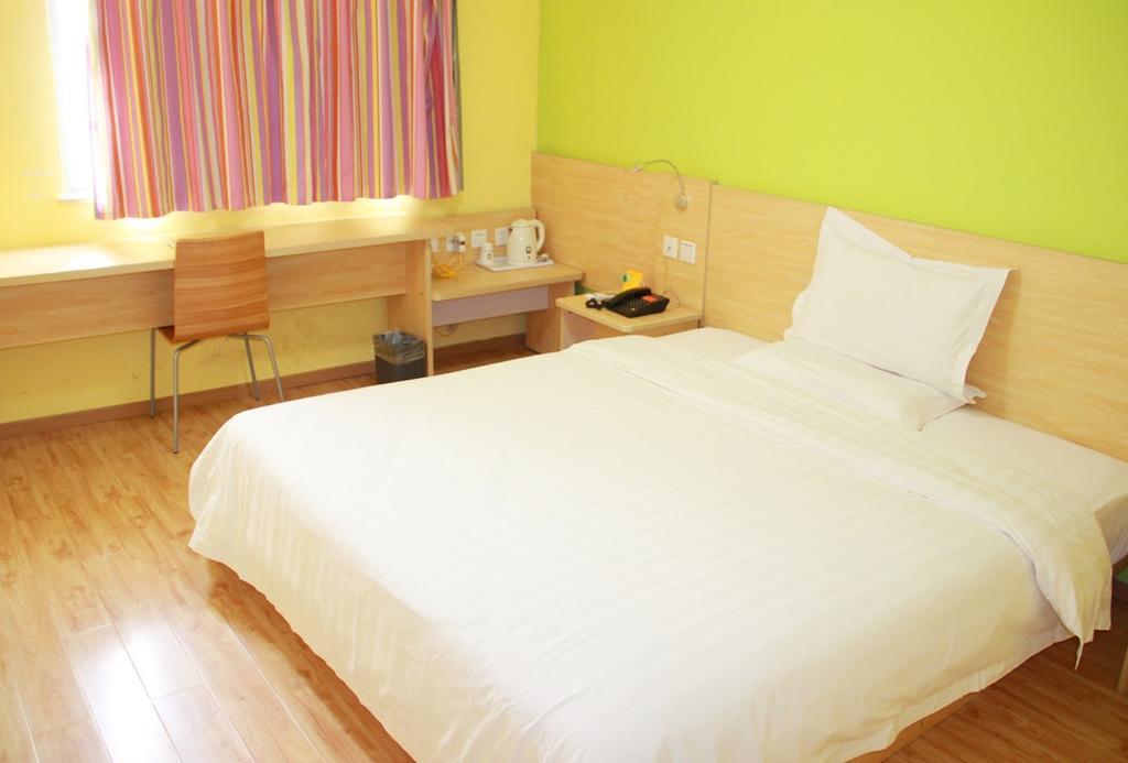 7Days Inn Jiangmen Peng Jiang Qiao North Dış mekan fotoğraf